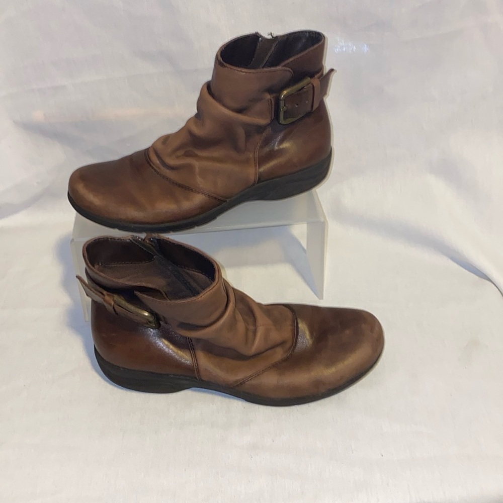 Clarks Chris Sidney Slouch Ankle Boots 39236 Brown side-zip size 7.5M